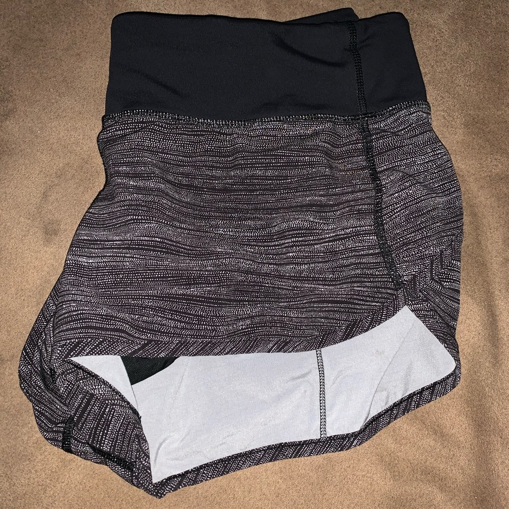 Lululemon speed up short
